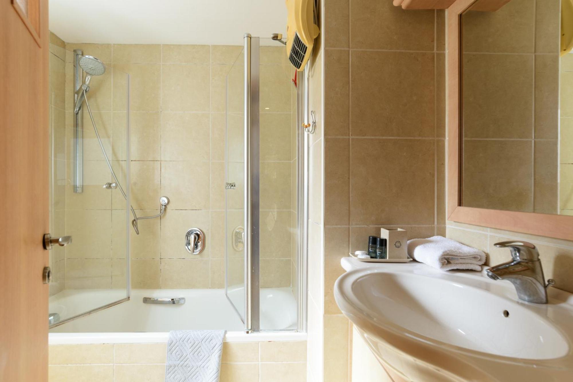 Cosy 1Br Near Beach By Feelhome Tel-Aviv Kültér fotó